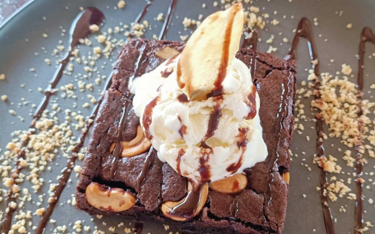 Best Desserts in Coron - Brownie Alfresco